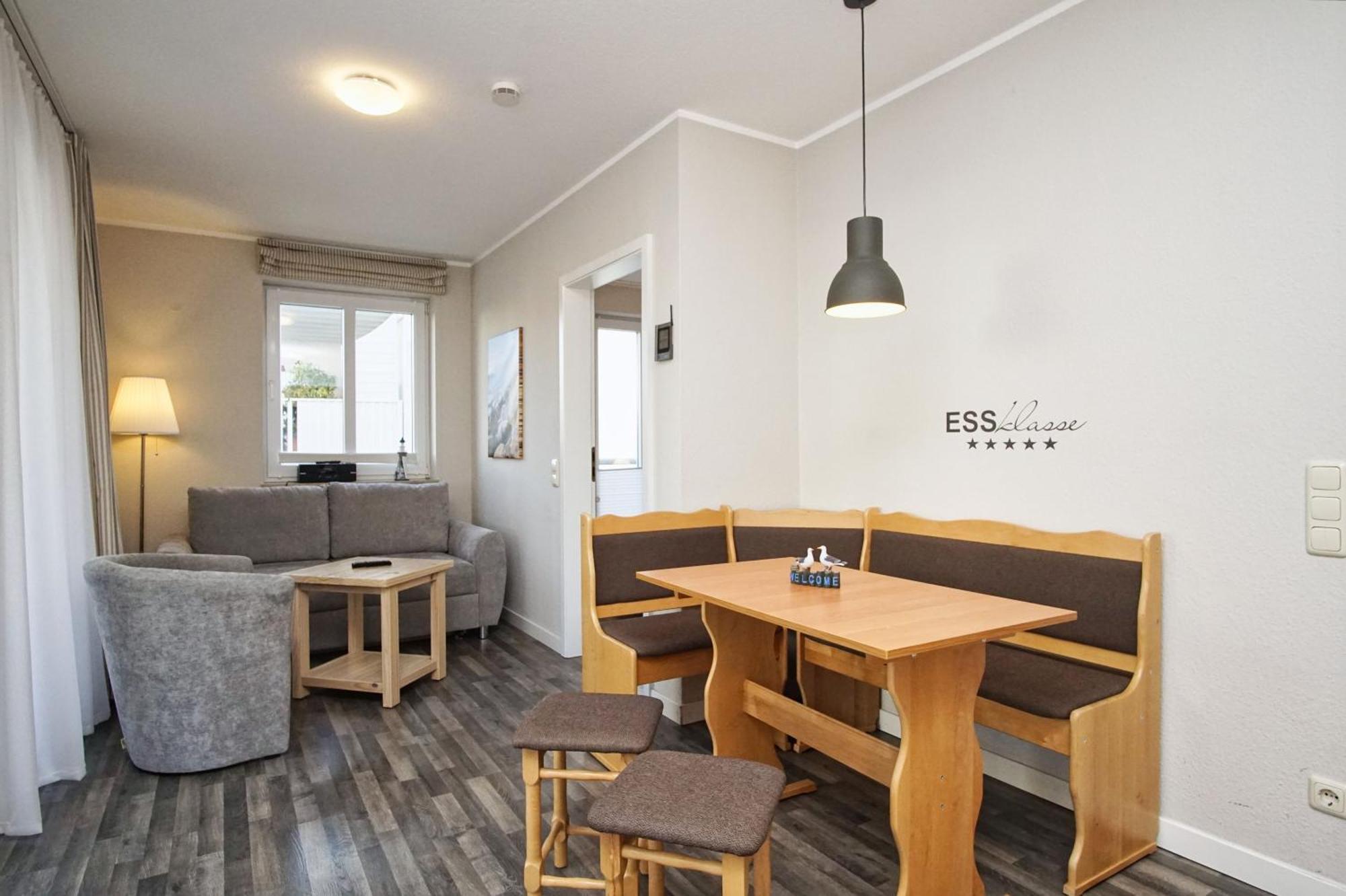 Zentrale Fewo Mit Balkon, Gratis Nutzung Vom Ahoi Erlebnisbad Und Sauna In Sellin - Villa Buskam Fewo 27 Goehren  Exterior photo