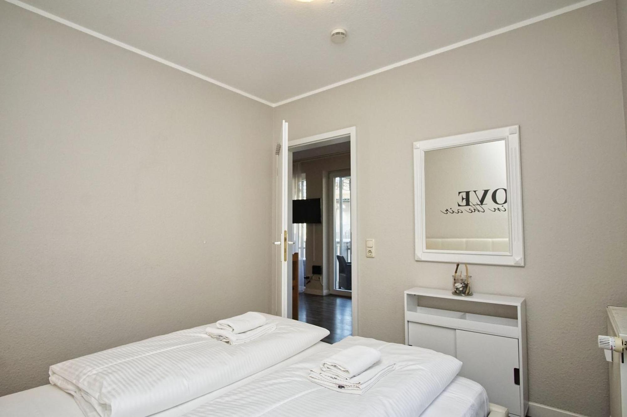 Zentrale Fewo Mit Balkon, Gratis Nutzung Vom Ahoi Erlebnisbad Und Sauna In Sellin - Villa Buskam Fewo 27 Goehren  Exterior photo