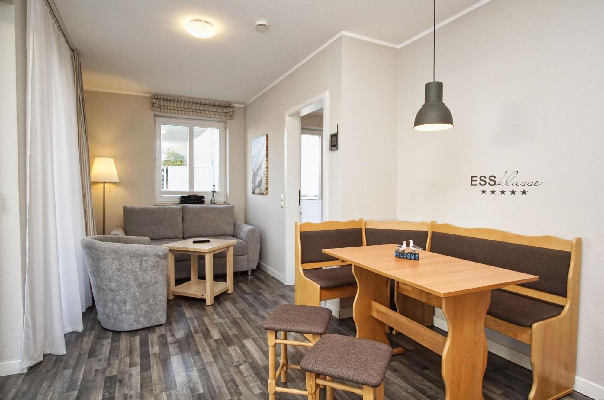Zentrale Fewo Mit Balkon, Gratis Nutzung Vom Ahoi Erlebnisbad Und Sauna In Sellin - Villa Buskam Fewo 27 Goehren  Exterior photo
