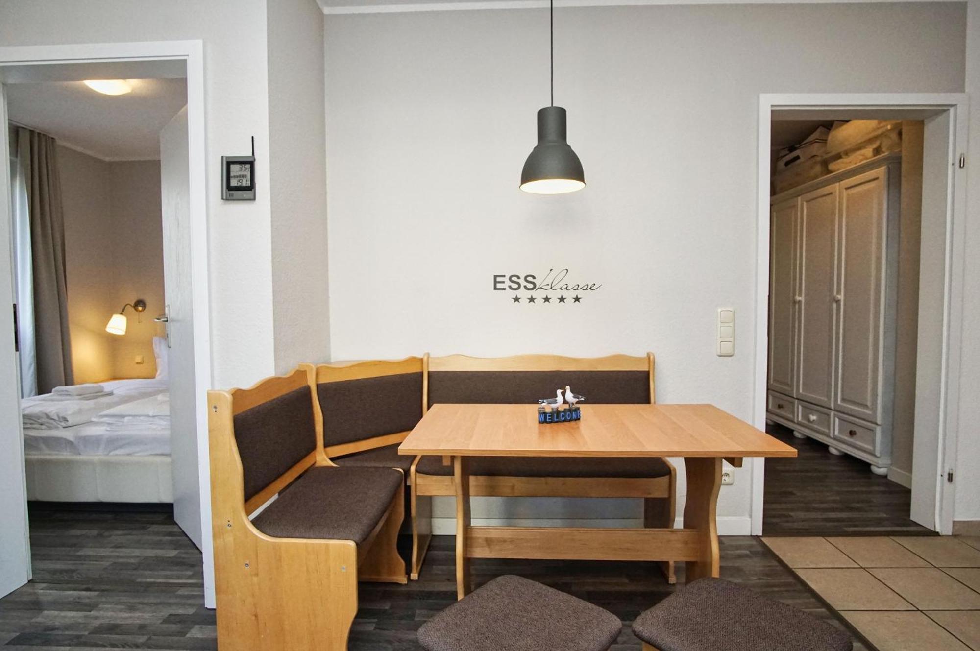 Zentrale Fewo Mit Balkon, Gratis Nutzung Vom Ahoi Erlebnisbad Und Sauna In Sellin - Villa Buskam Fewo 27 Goehren  Exterior photo