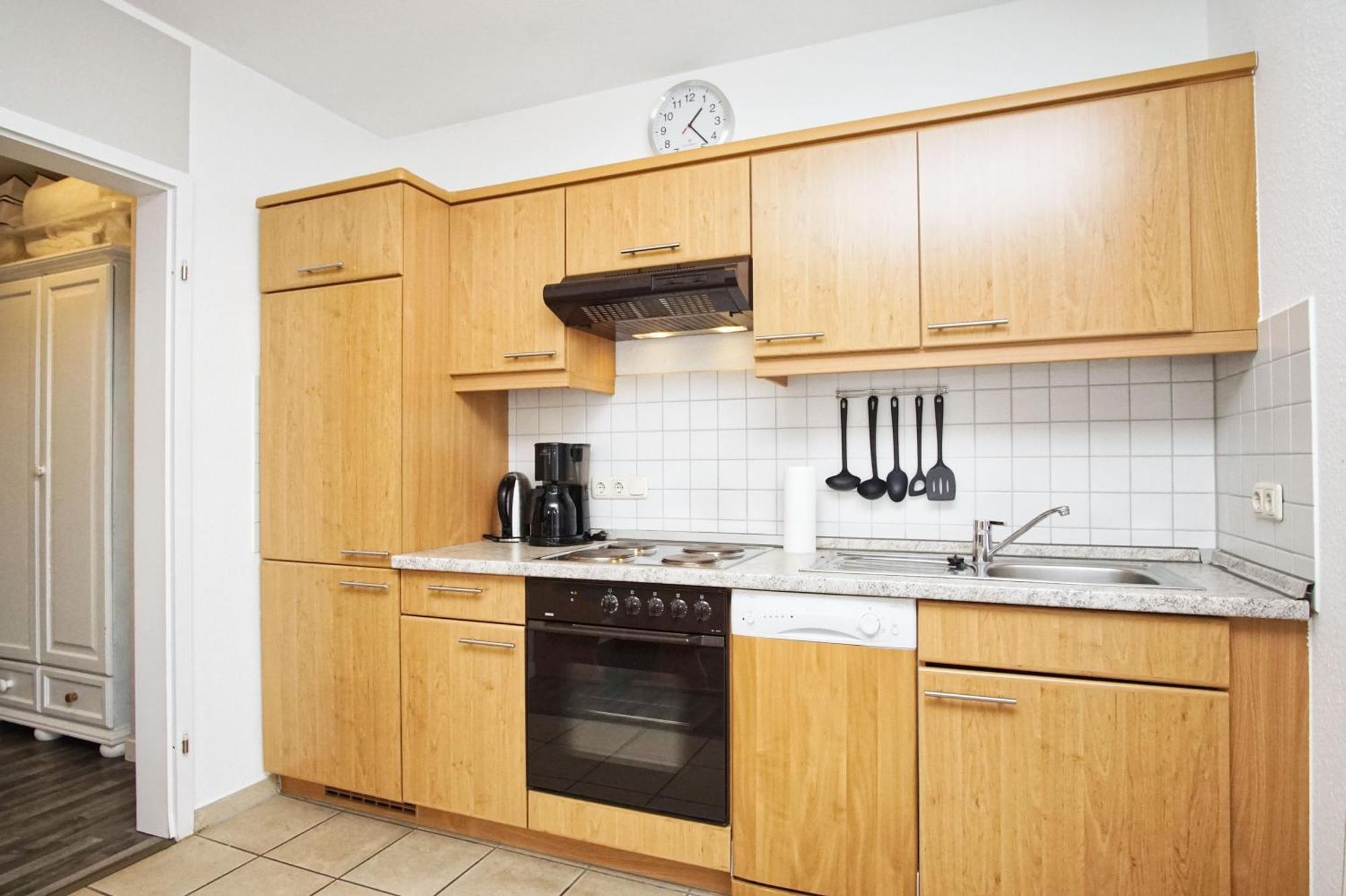 Zentrale Fewo Mit Balkon, Gratis Nutzung Vom Ahoi Erlebnisbad Und Sauna In Sellin - Villa Buskam Fewo 27 Goehren  Exterior photo