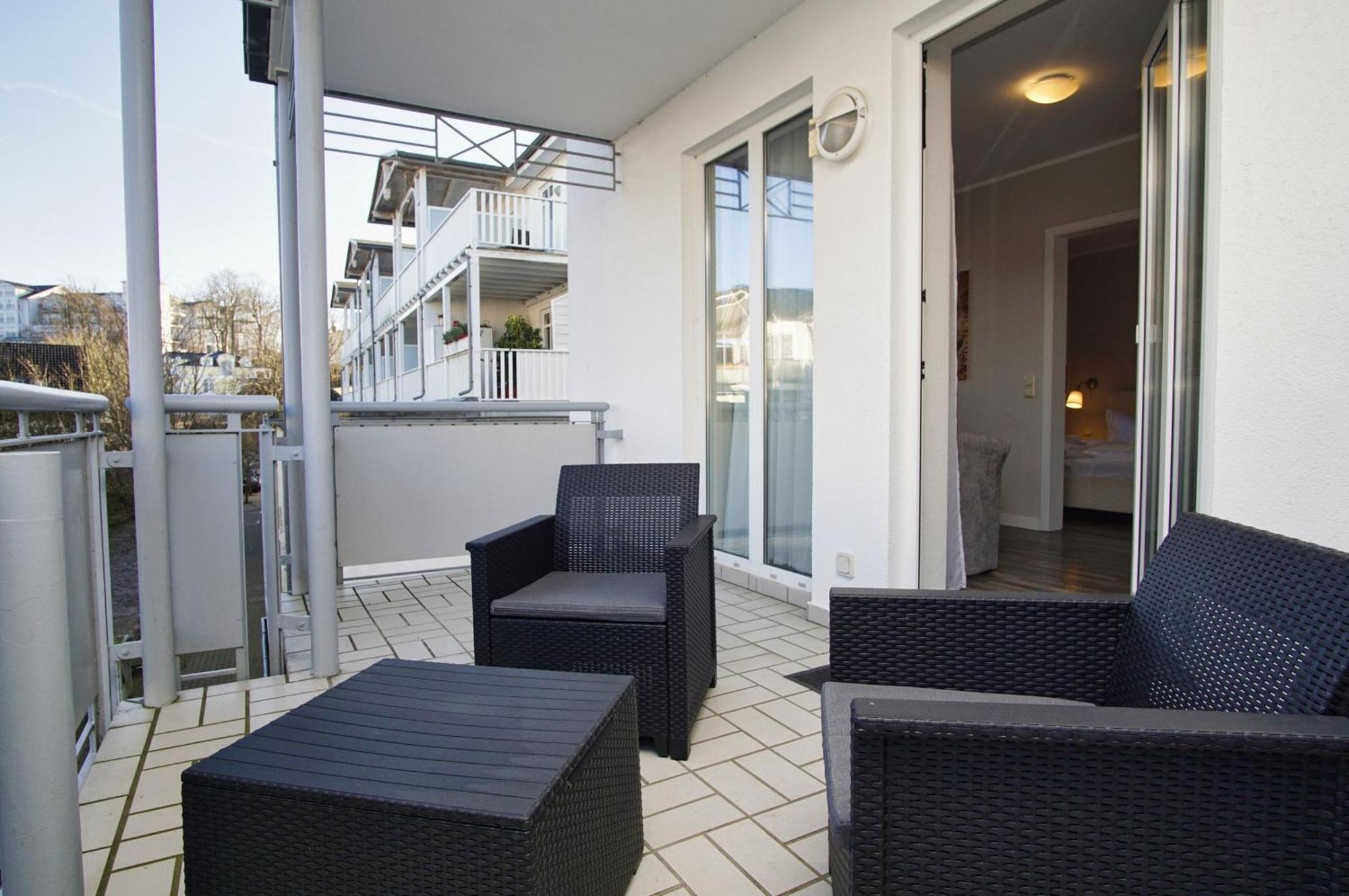 Zentrale Fewo Mit Balkon, Gratis Nutzung Vom Ahoi Erlebnisbad Und Sauna In Sellin - Villa Buskam Fewo 27 Goehren  Exterior photo