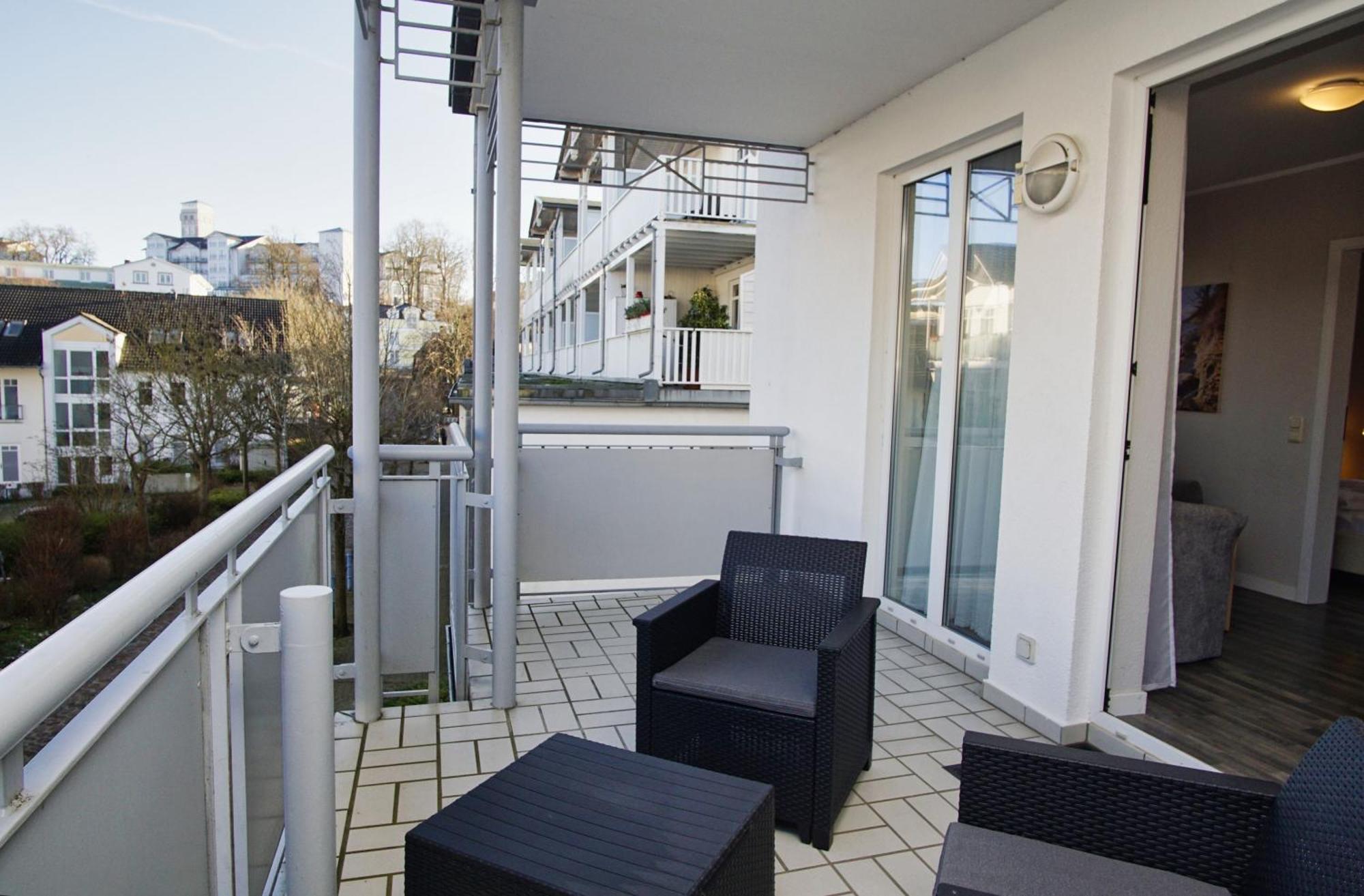 Zentrale Fewo Mit Balkon, Gratis Nutzung Vom Ahoi Erlebnisbad Und Sauna In Sellin - Villa Buskam Fewo 27 Goehren  Exterior photo